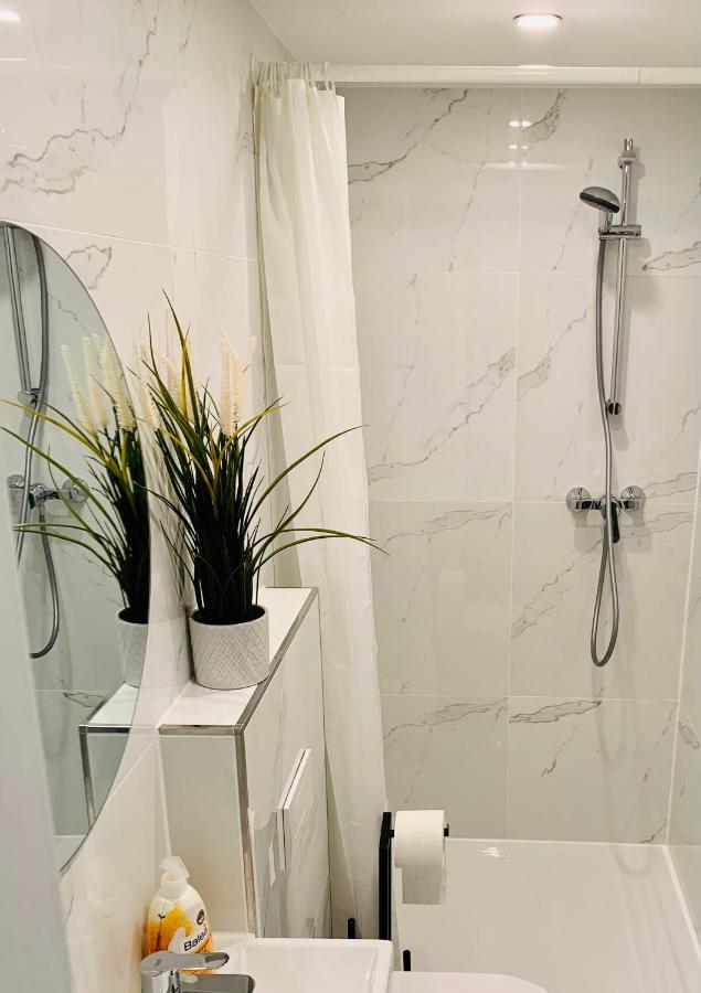 Gaestehaus Zur Uni Klinik Exklusives Apartment Mit Kueche Und Badezimmer هومبورغ المظهر الخارجي الصورة